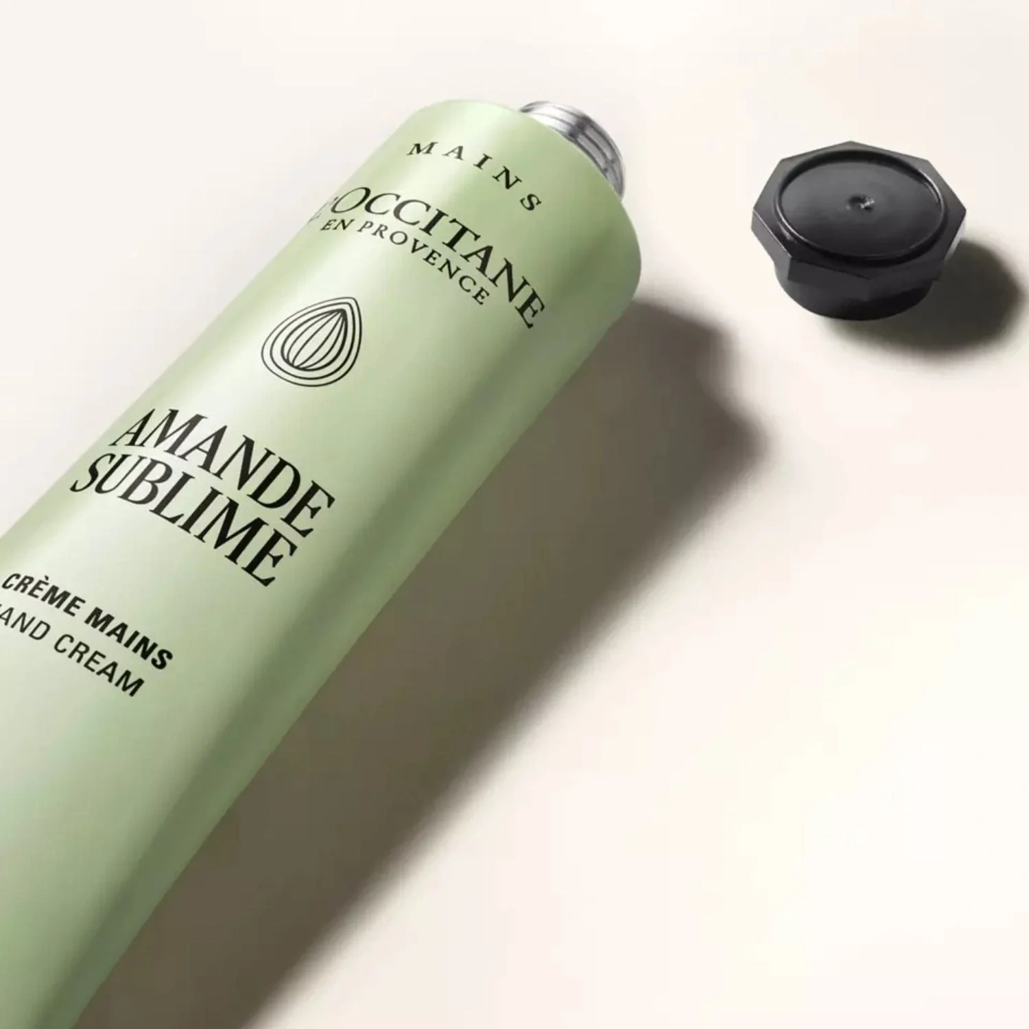 L'Occitane en Provence Almond
