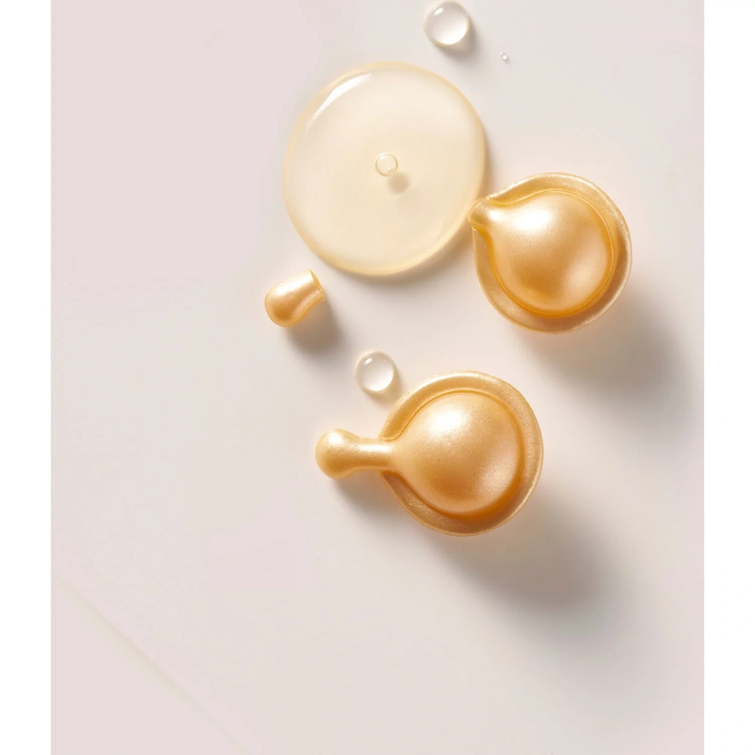Elizabeth Arden Ceramide Capsules Daily Youth Restoring Serum
