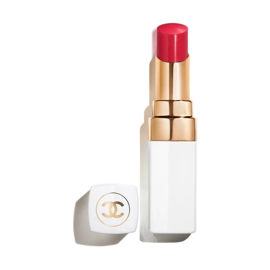CHANEL A HYDRATING TINTED LIP BALM THAT OFFERS BUILDABLE COLOUR FOR BETTER-LOOKING LIPS, DAY AFTER DAY 922 Passion Pink