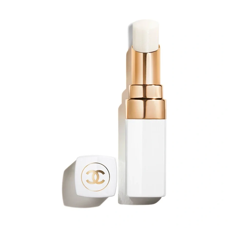 CHANEL A HYDRATING TINTED LIP BALM THAT OFFERS BUILDABLE COLOUR FOR BETTER-LOOKING LIPS, DAY AFTER DAY 912 Dreamy White