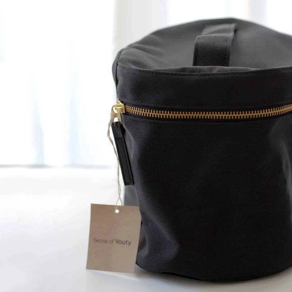 Sense of Youty Beauty Bag Black Medium