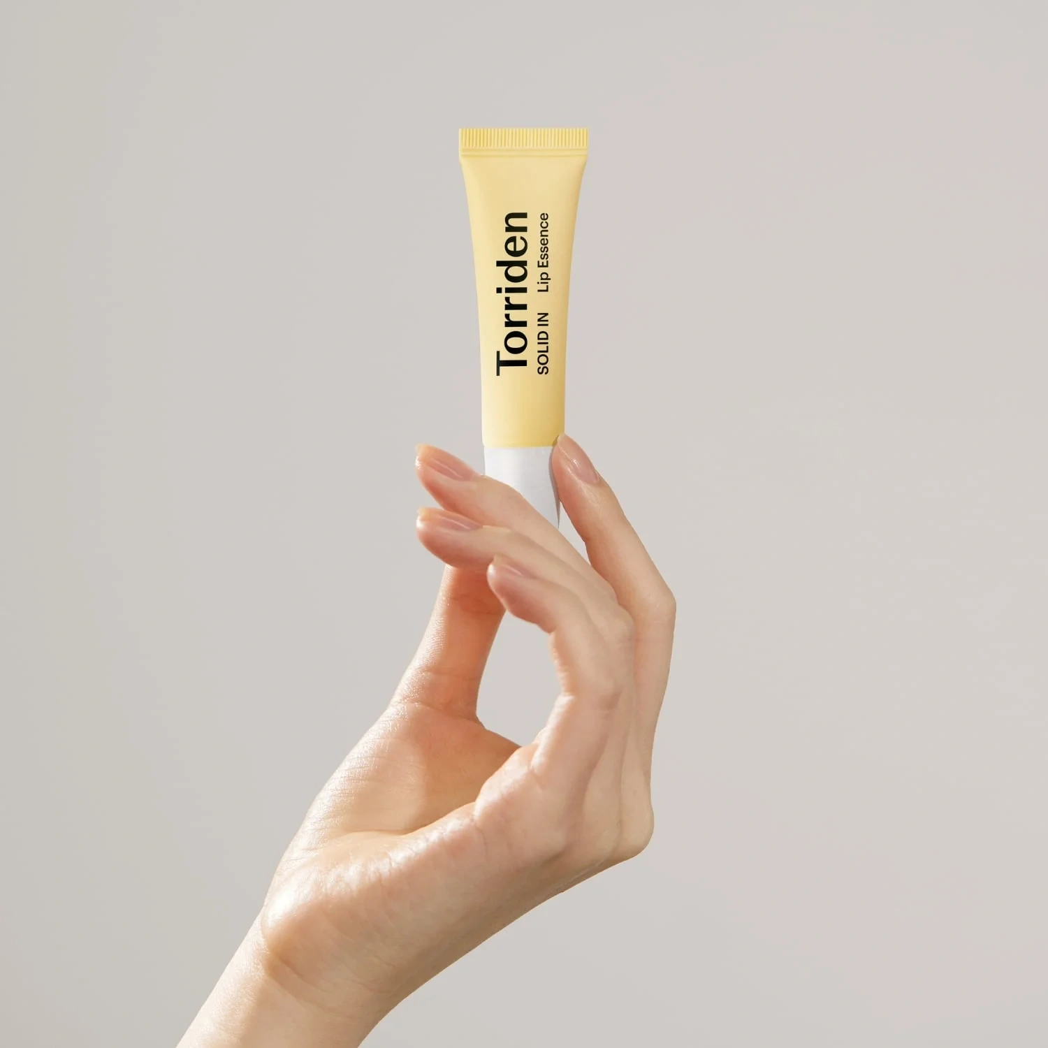 SOLID IN Lip Essence