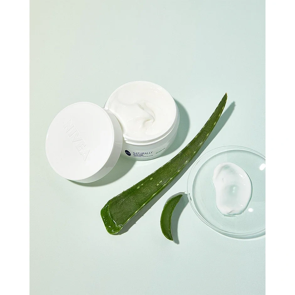 Nivea Naturally Good Radiance Day Cream 50ml