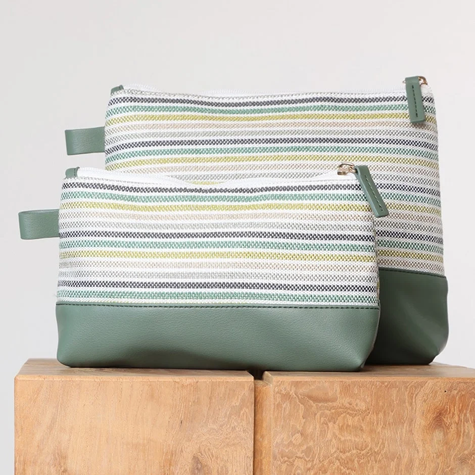 Ceannis Striped Cosmetic