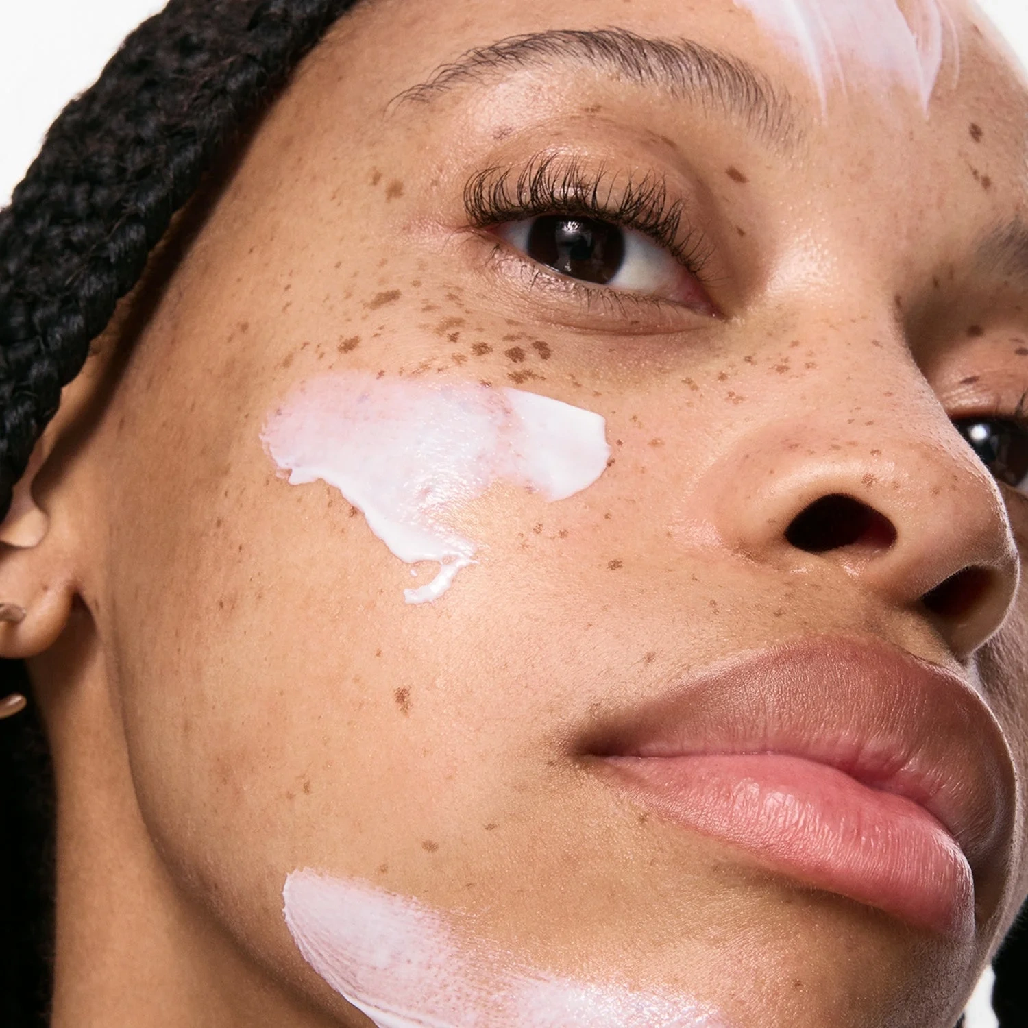 Polyglutamic Dewy Sunscreen SPF30