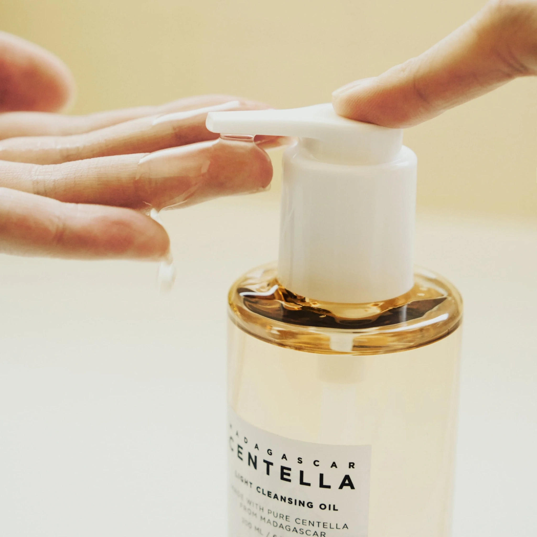 Centella Light Cleansing Oil