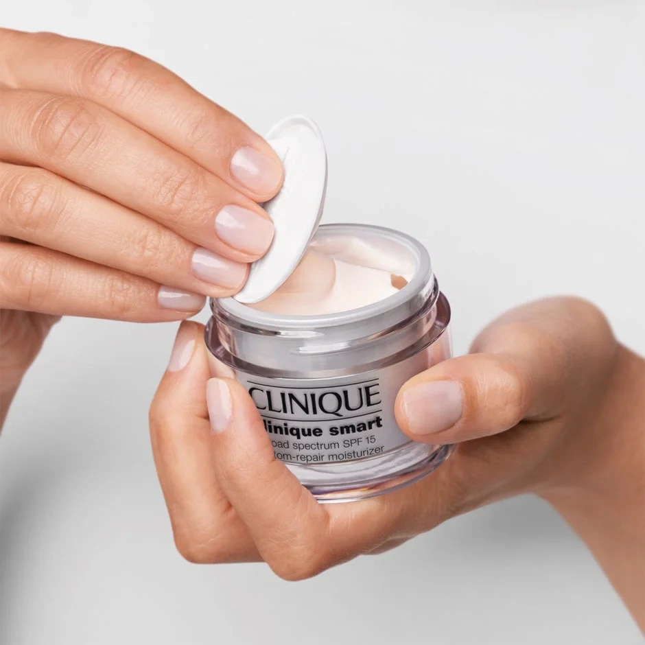 Clinique Smart SPF 15 Custom-Repair Day Cream
