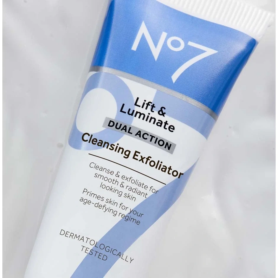No7 Lift & Luminate Cleansing Exfoliator