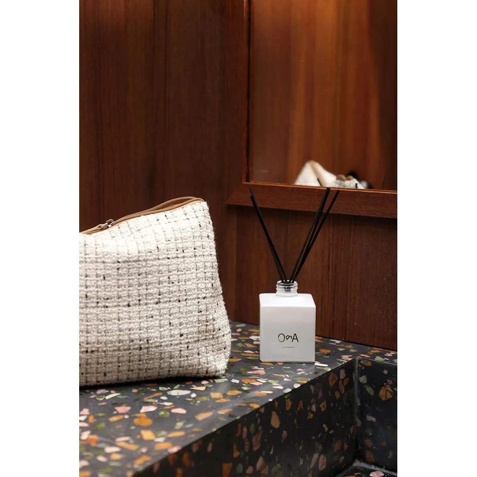 Ceannis Cosmetic L White Twinkle