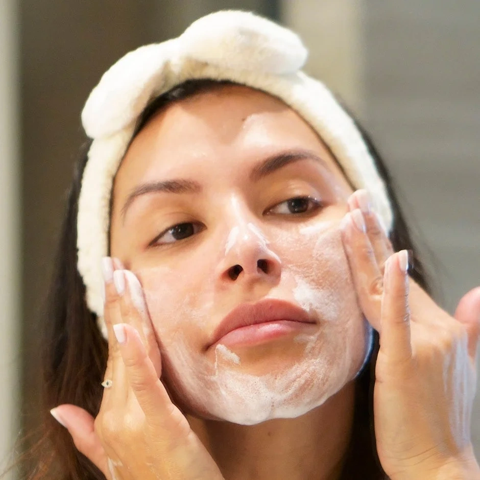 the Balm theBalm to the Rescue Moringa Tree Foaming Face Cleanser