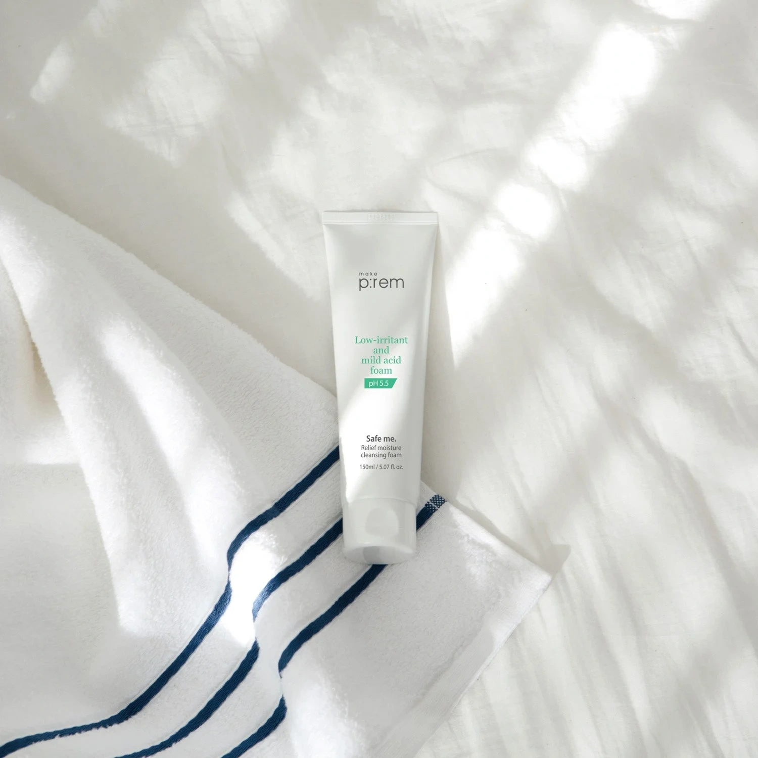 Make Prem Safe Me. Relief Moisture Cleansing Foam