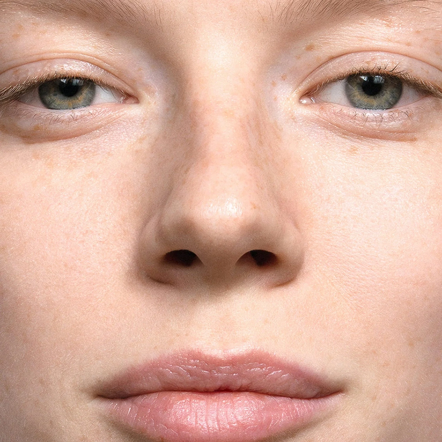 MÁDARA H2O Tint Hyaluron Tinted Serum