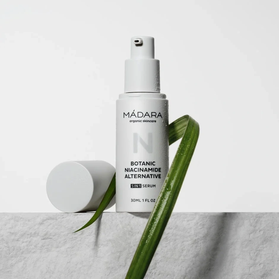 MÁDARA Botanic Niacinamide Alternative 5in1 Serum