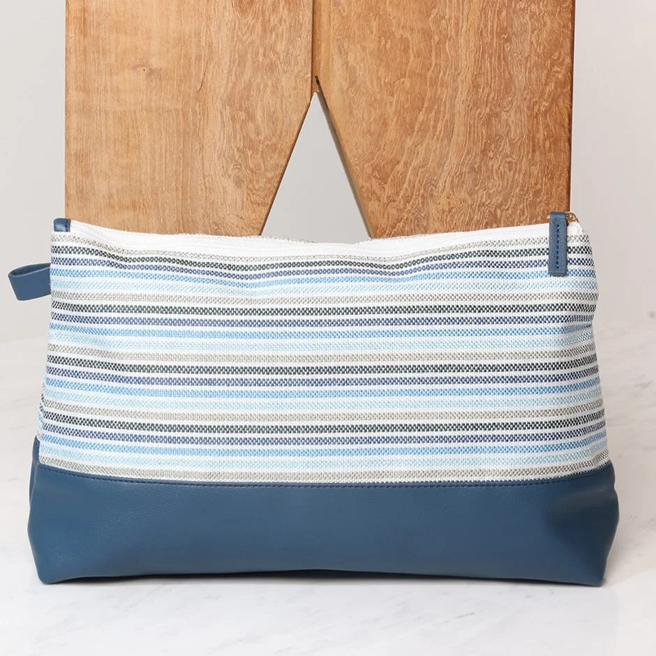 Ceannis Striped Cosmetic