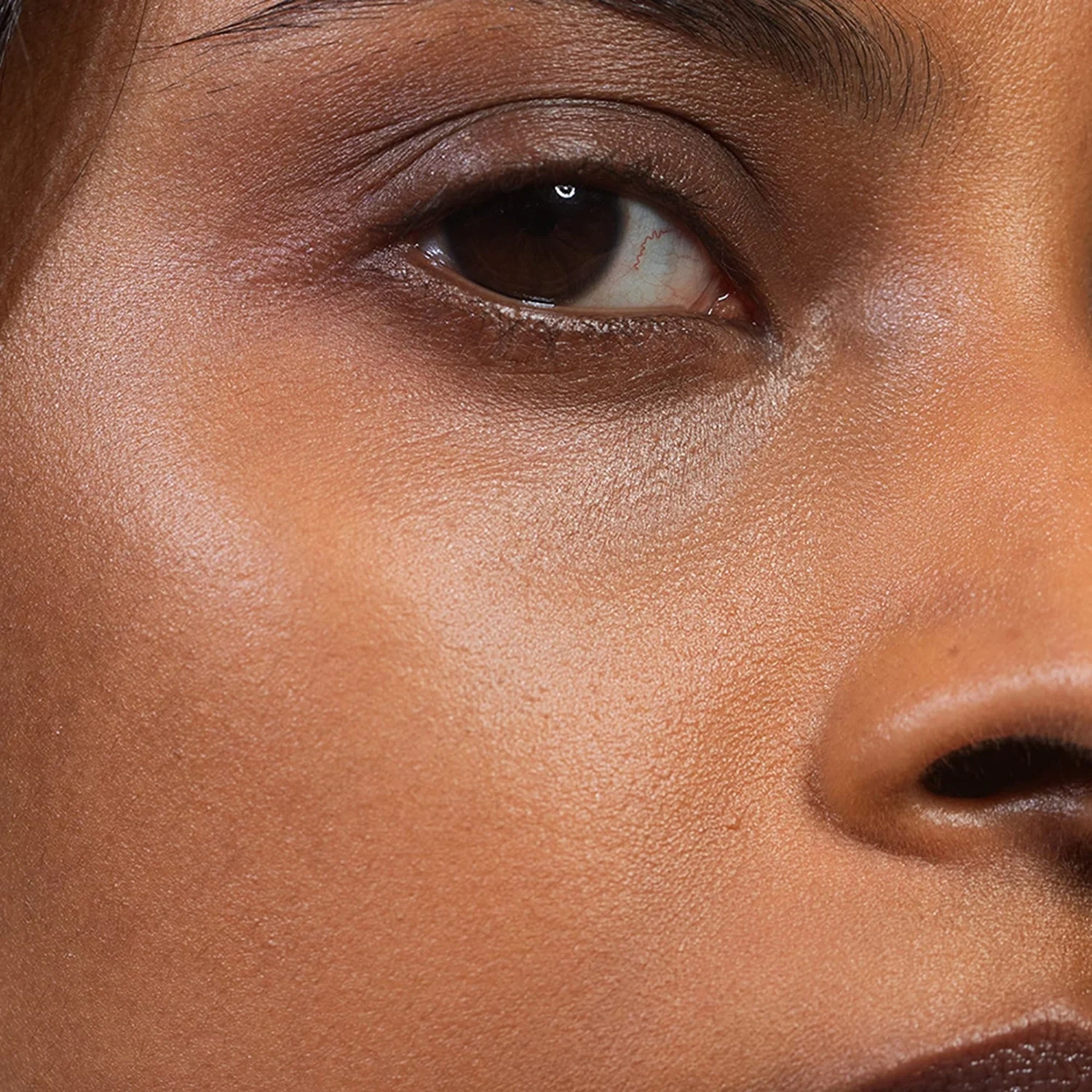 MÁDARA H2O Tint Hyaluron Tinted Serum
