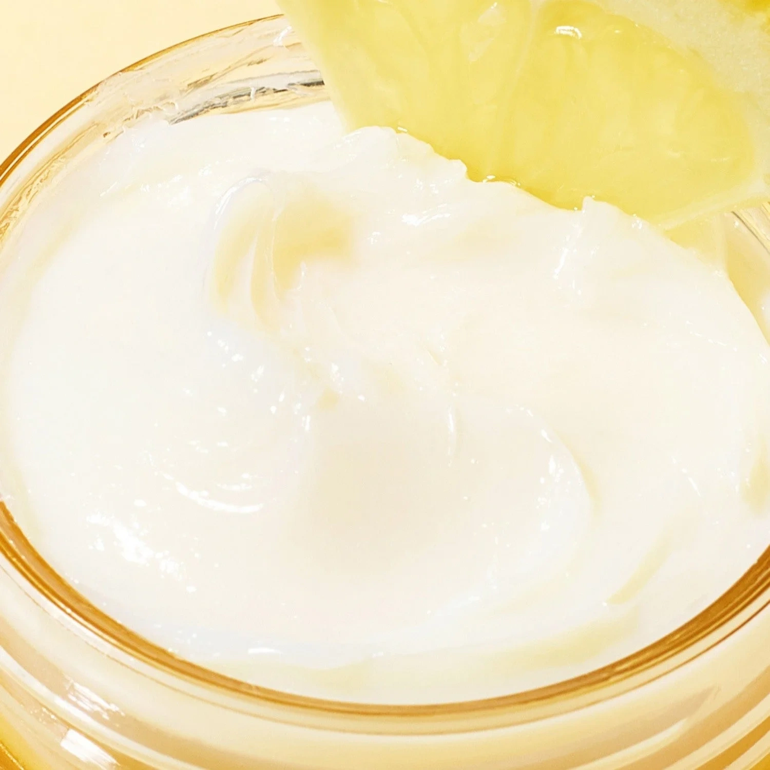 Saturday Skin Yuzu Vitamin C Lip Mask 25 ml