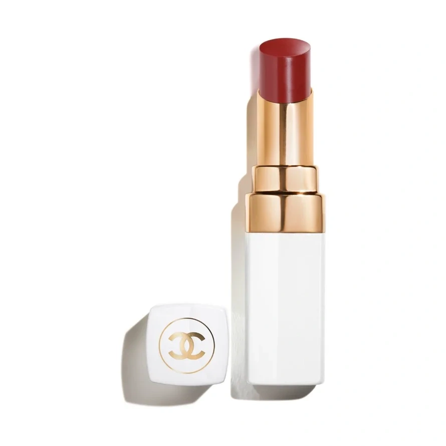 CHANEL A HYDRATING TINTED LIP BALM THAT OFFERS BUILDABLE COLOUR FOR BETTER-LOOKING LIPS, DAY AFTER DAY 924 Fall For Me