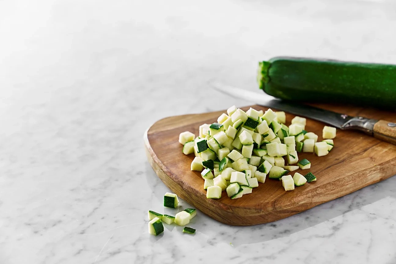 Zucchini tärnad