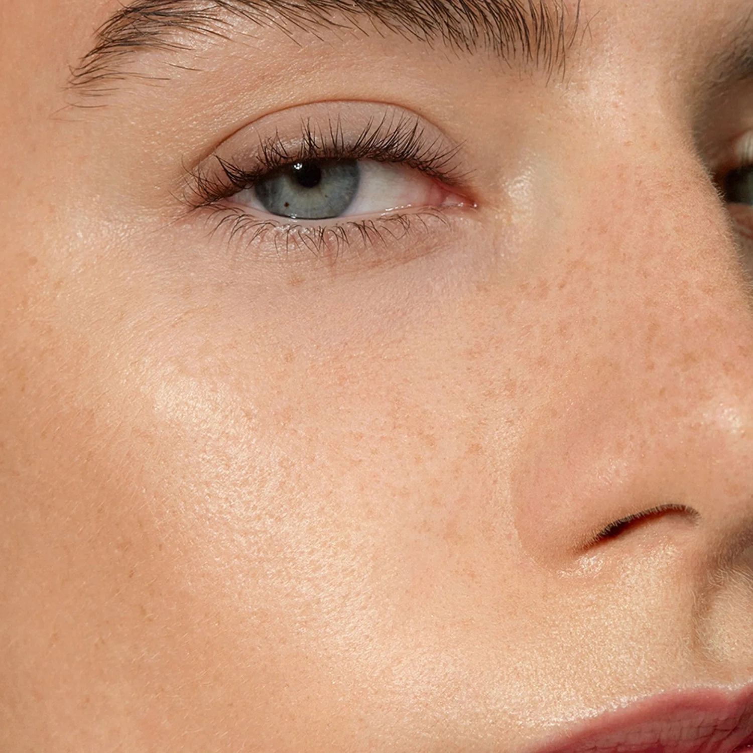 MÁDARA H2O Tint Hyaluron Tinted Serum