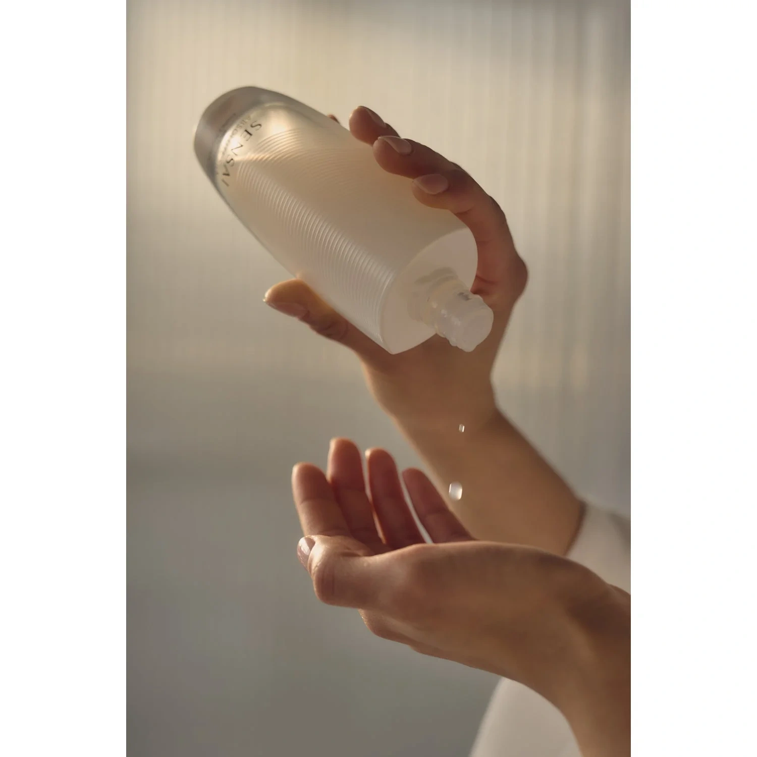 Sensai Absolute Silk Micro Essence-In-Lotion