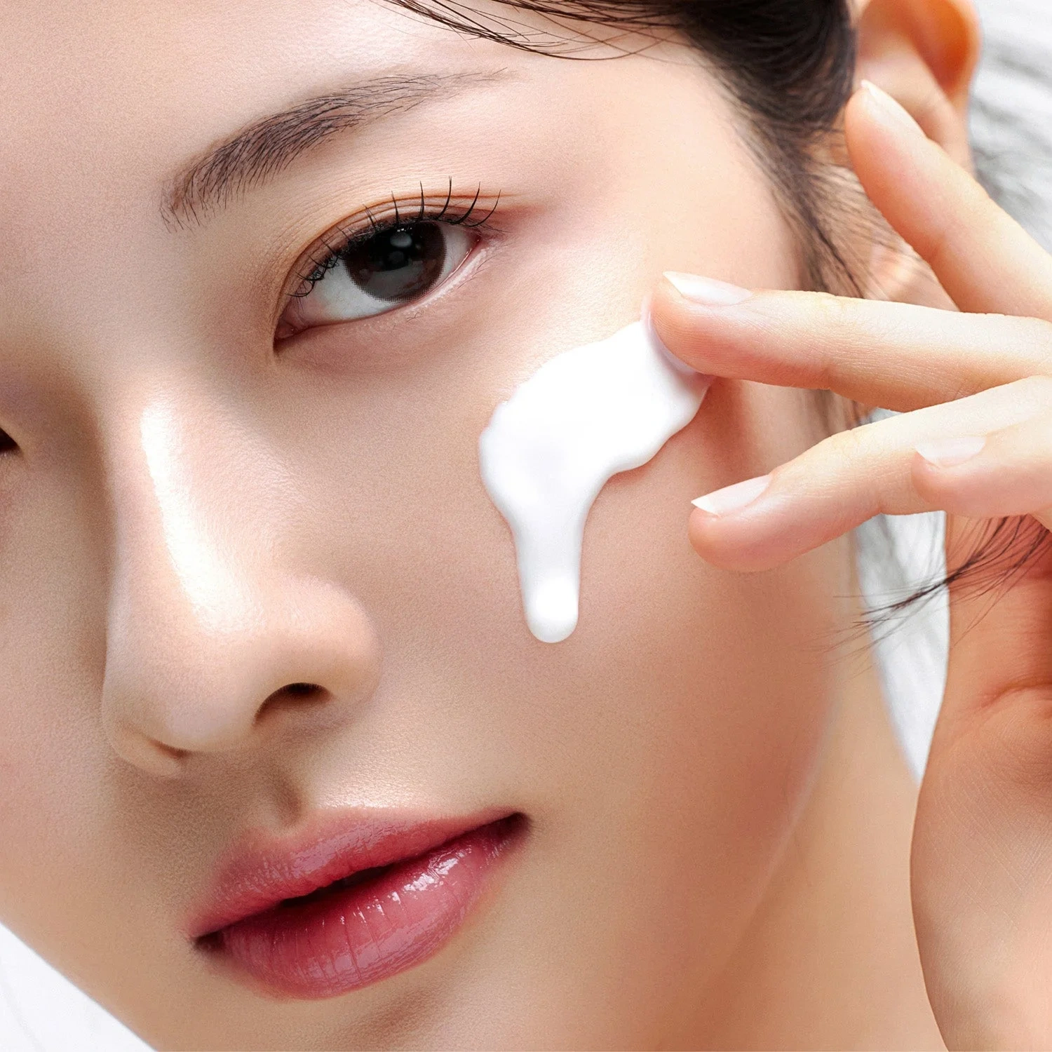 House of Hur Weightless Sun Fluid SPF 50