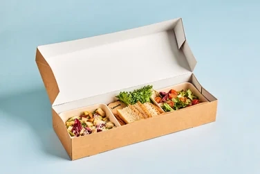 Cateringeske Brun/hvit 465x160x78,5mm m/Avrivbart Lokk, 70 stk