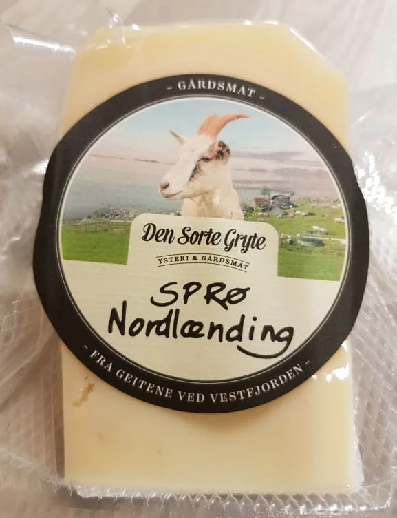 Sprø Nordlænding Vellagret Hvit Geitost Den Sorte Gryte