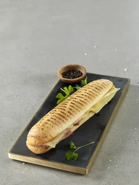 Panini med ost og skinke 180g